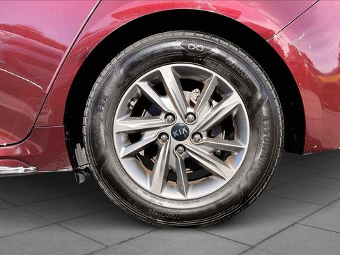 Used 2019 Kia Optima LX image 10