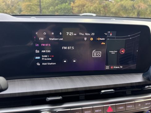 Used 2023 Kia Telluride EX w/ EX Captain's Chair Package image 22