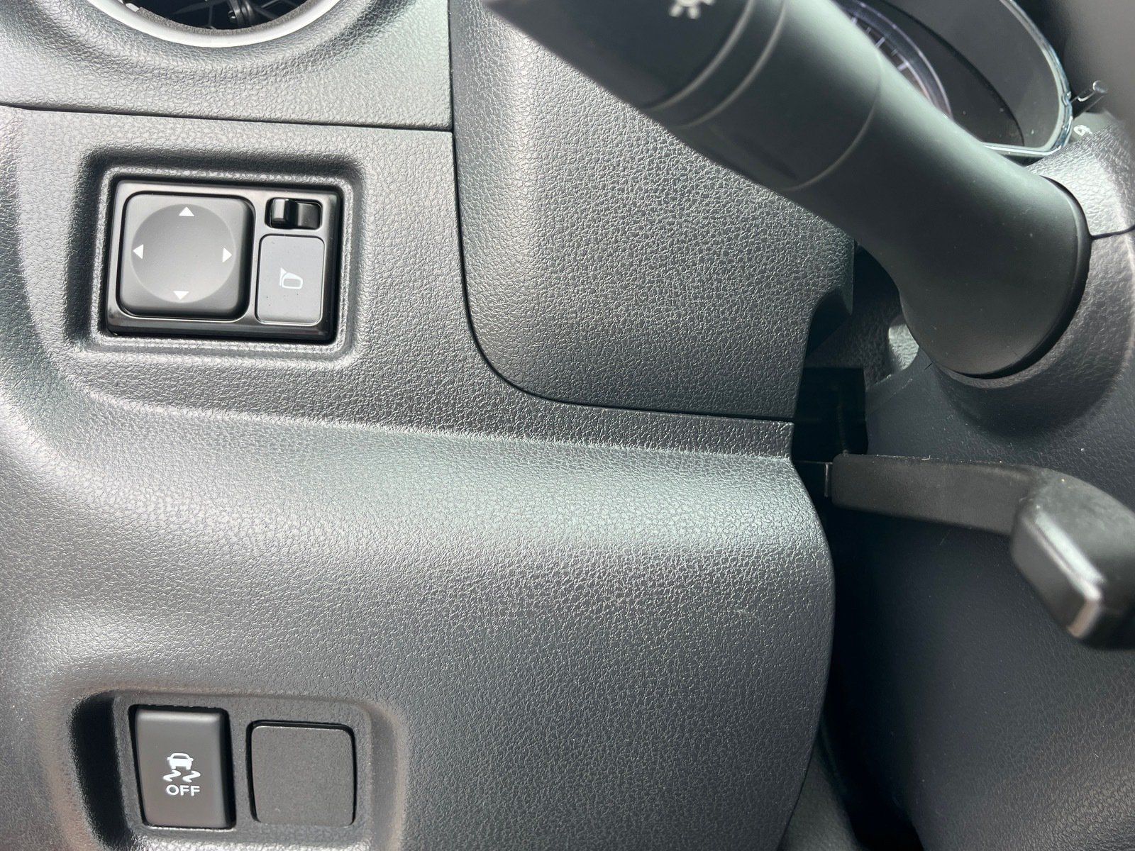 Used 2017 Nissan Versa SV w/ SV Special Edition Package FWD image 28