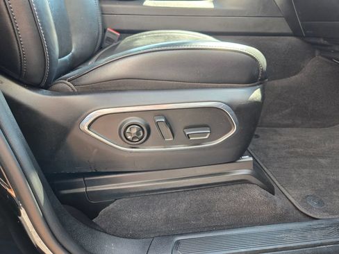Used 2023 Jeep Wagoneer 4WD image 35