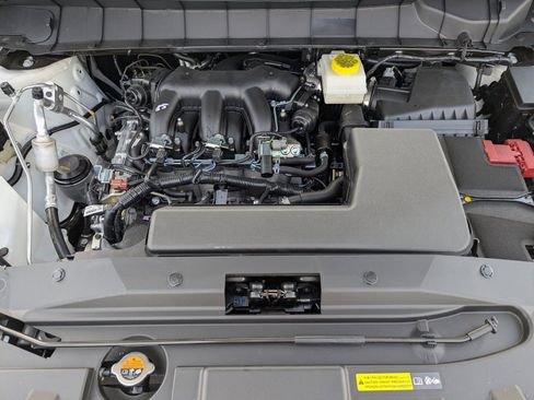 New 2026 Nissan Pathfinder SL FWD image 9