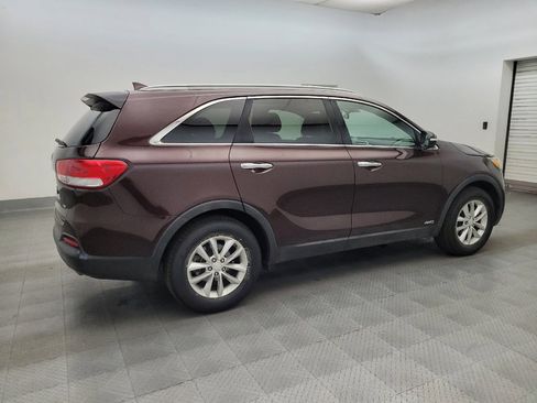 Used 2016 Kia Sorento AWD w/ LX Convenience Package image 10