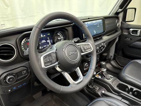 Used 2024 Jeep Wrangler High Altitude image 27