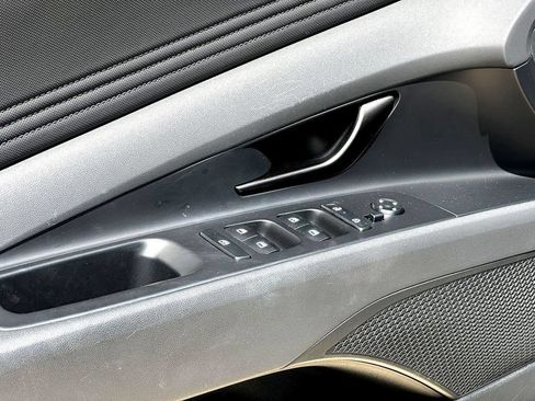Used 2025 Hyundai Elantra Sport FWD image 14