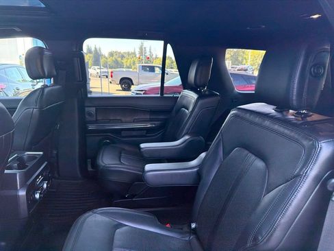 Used 2018 Ford Expedition Limited w/ Equipment Group 302A AWD/4WD image 24