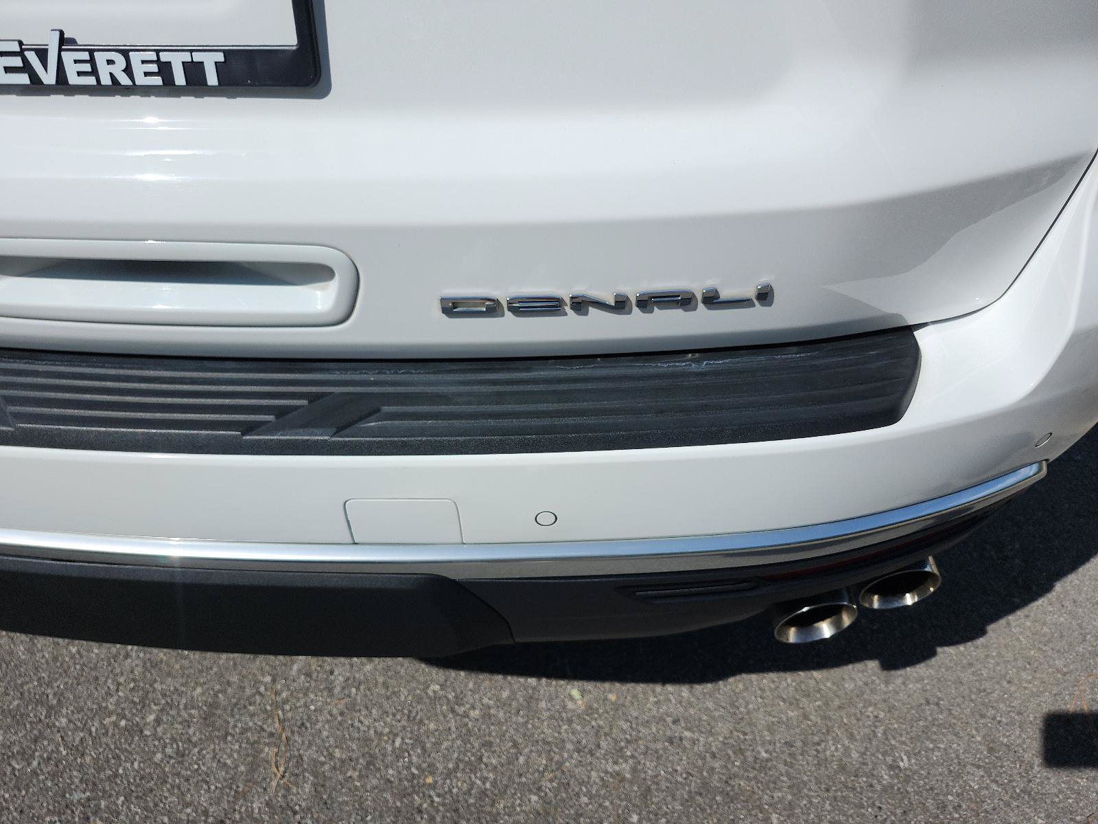 Used 2023 GMC Yukon XL Denali w/ Denali Reserve Package AWD/4WD image 5