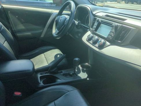 Used 2015 Toyota RAV4 LE FWD image 8