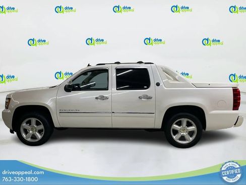 Used 2013 Chevrolet Avalanche LTZ AWD/4WD image 9