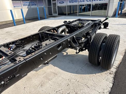 New 2026 Ford F550 4x4 Crew Cab image 12