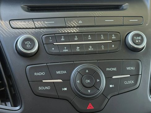 Used 2016 Ford Focus SE FWD image 15