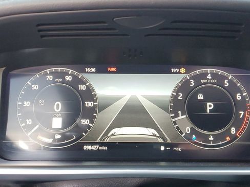 Used 2018 Land Rover Range Rover Sport SE image 10