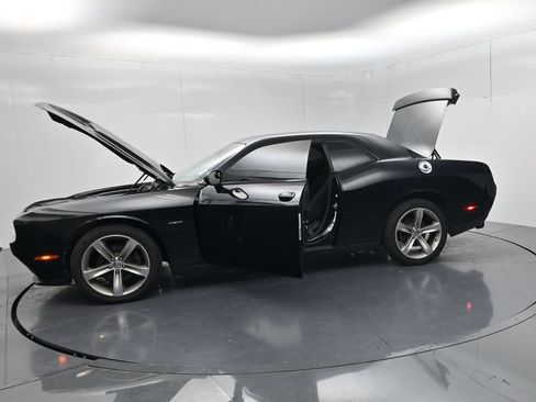 Used 2016 Dodge Challenger R/T RWD image 49