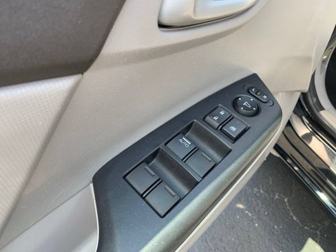 Used 2012 Honda Civic LX image 30