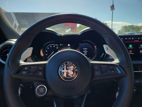 Used 2024 Alfa Romeo Tonale Veloce image 17