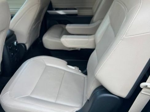 Used 2023 Ford Explorer Limited w/ Limited Technology Package AWD/4WD image 21