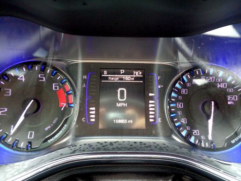 Used 2015 Chrysler 200 S image 19