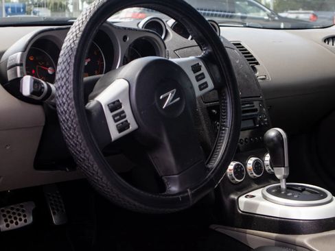 Used 2006 Nissan 350Z Touring RWD image 21