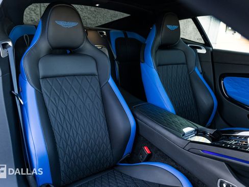 Used 2024 Aston Martin DB12 Coupe image 34