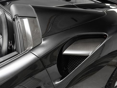 Used 2018 Ferrari 488 Spider image 44