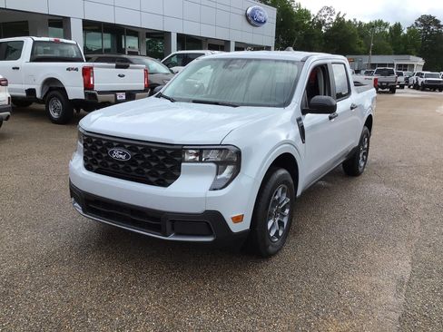 New 2026 Ford Maverick XLT w/ Equipment Group 301A AWD/4WD image 5