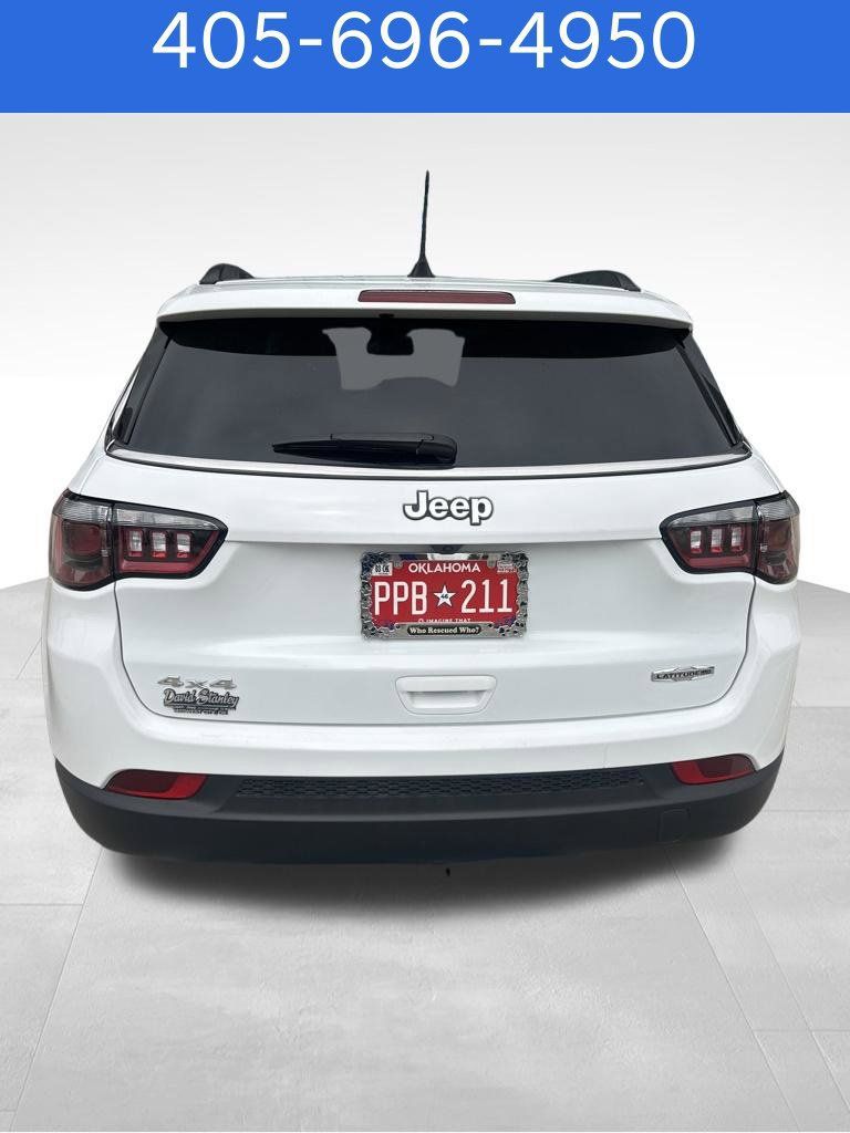 Used 2024 Jeep Compass Latitude AWD/4WD image 2