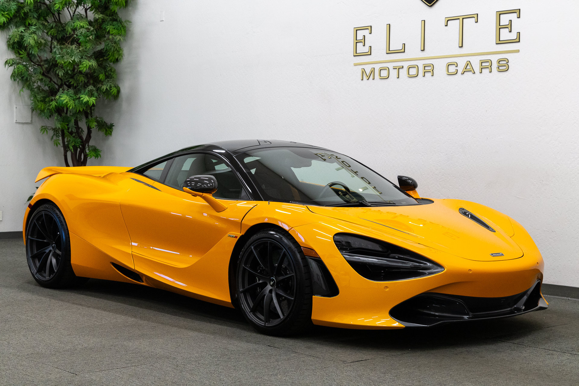 Used 2019 McLaren 720S Performance RWD image 8