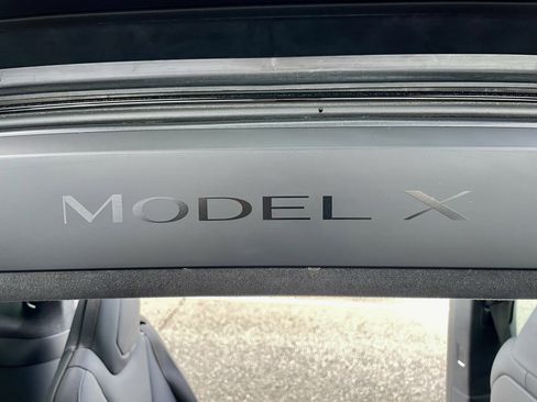 Used 2022 Tesla Model X Plaid image 35