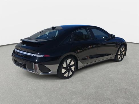 New 2025 Hyundai Ioniq 6 SE image 5