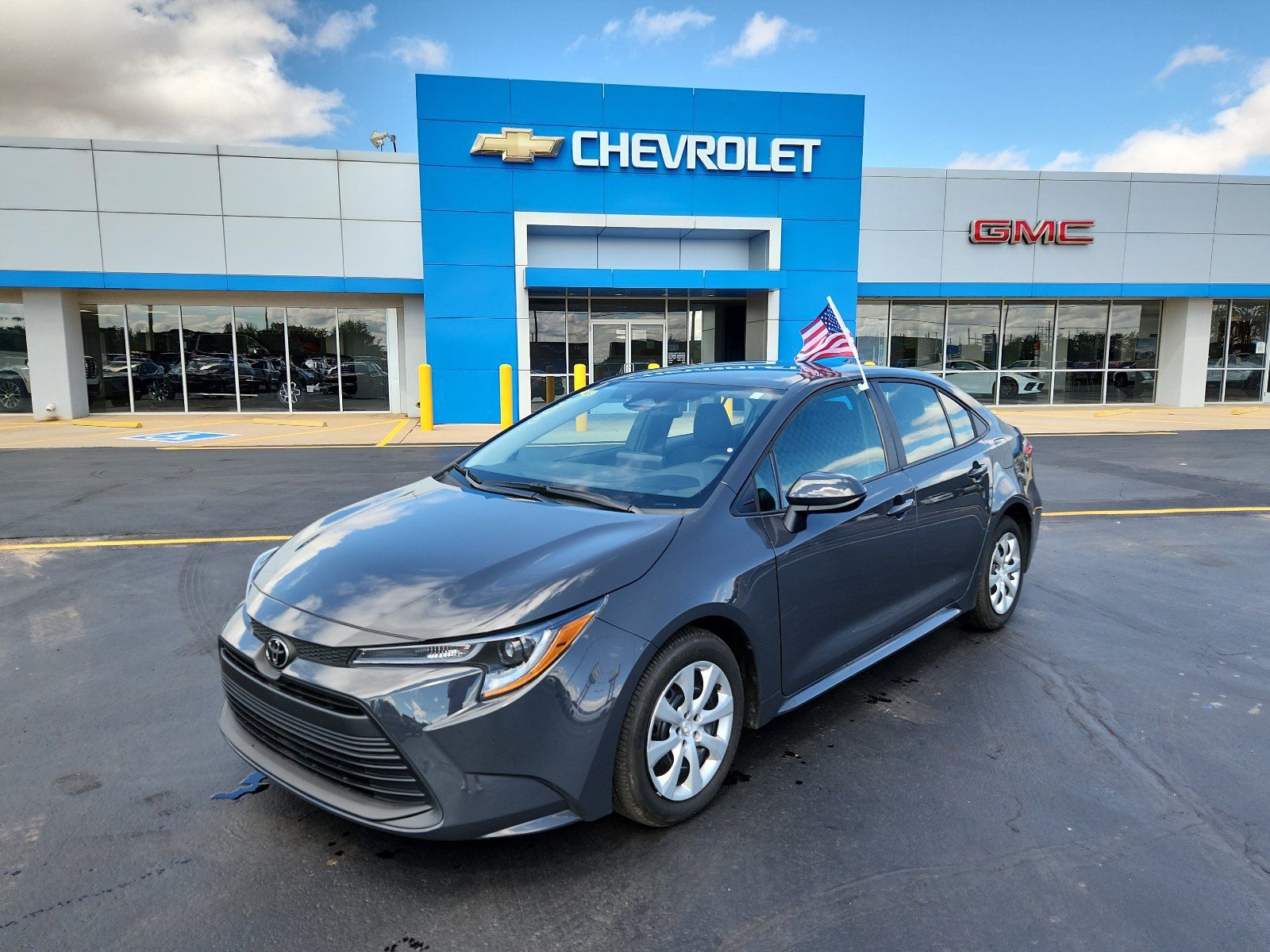 Used 2025 Toyota Corolla LE FWD image 1