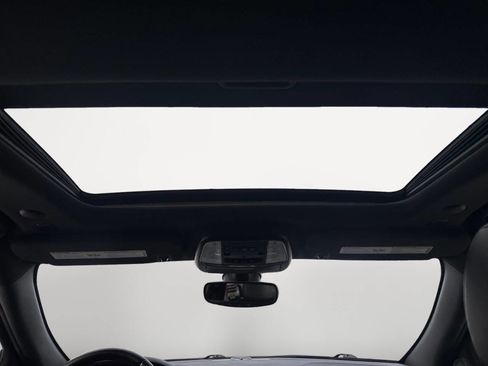 Used 2018 Jeep Grand Cherokee Limited image 13