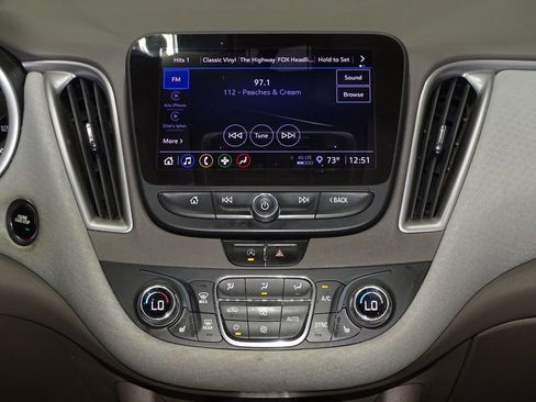 Used 2022 Chevrolet Malibu LT image 32