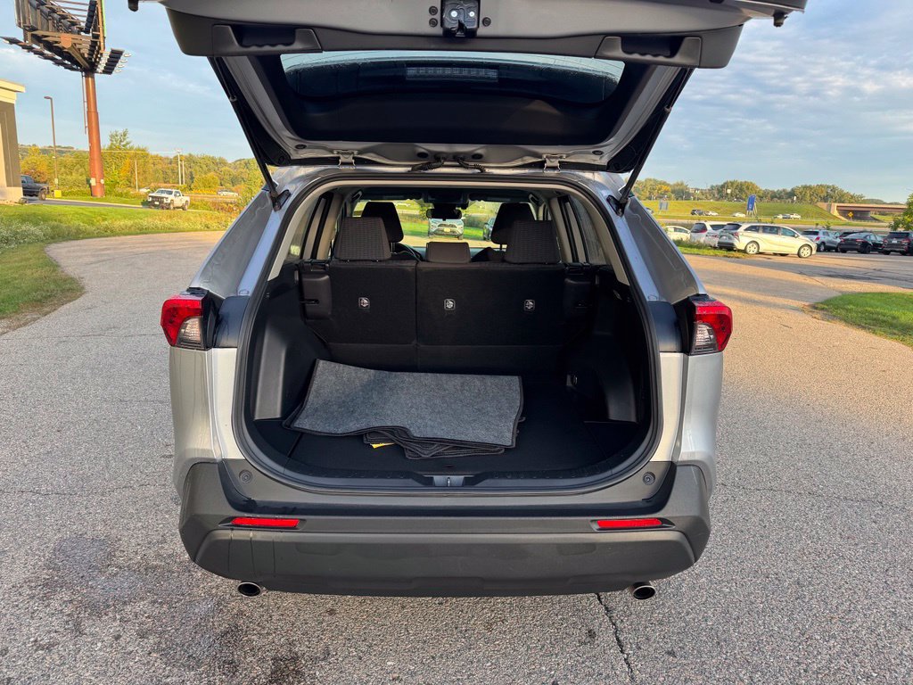 Used 2019 Toyota RAV4 LE w/ Carpet Mat Package AWD/4WD image 16