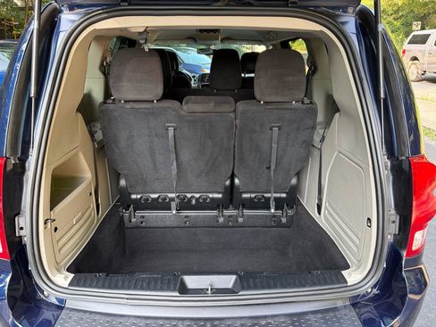 Used 2017 Dodge Grand Caravan SE w/ UConnect Hands-Free Group FWD image 15
