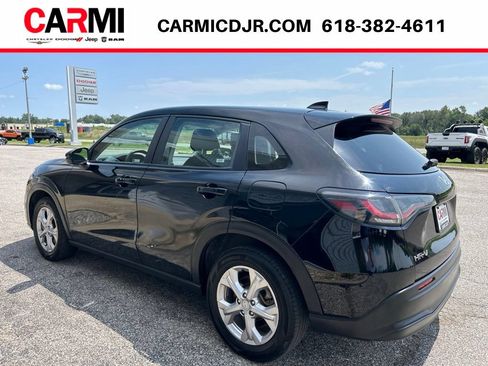 Used 2023 Honda HR-V LX image 4