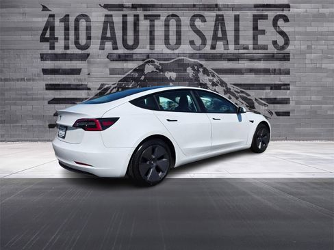 Used 2021 Tesla Model 3 Standard Range Plus RWD image 3