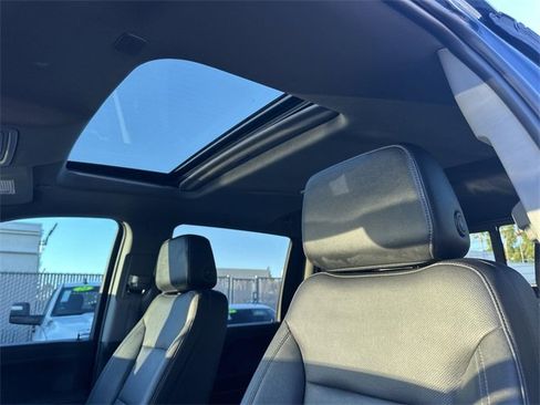 Used 2023 GMC Sierra 2500 SLT w/ SLT Convenience Package image 17