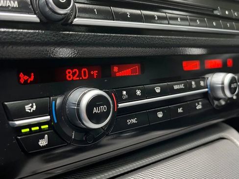 Used 2016 BMW 528i Sedan w/ M Sport image 17