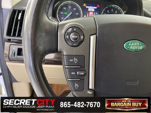 Used 2014 Land Rover LR2 image 14