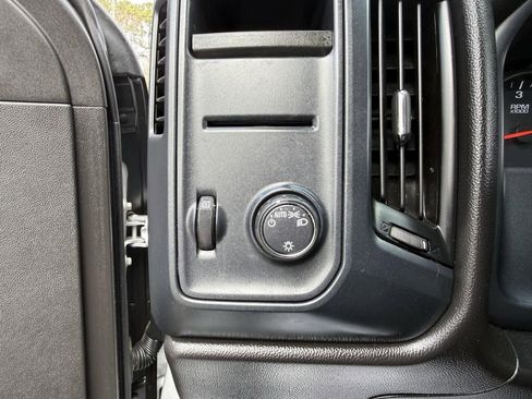 Used 2018 Chevrolet Silverado 1500 Custom w/ Custom Convenience Package RWD image 30
