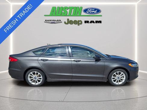 Used 2020 Ford Fusion SE FWD image 6