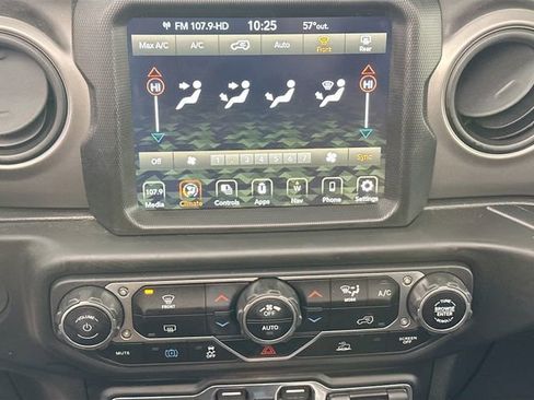Used 2023 Jeep Wrangler Unlimited w/ Sun & Screen Package AWD/4WD image 15