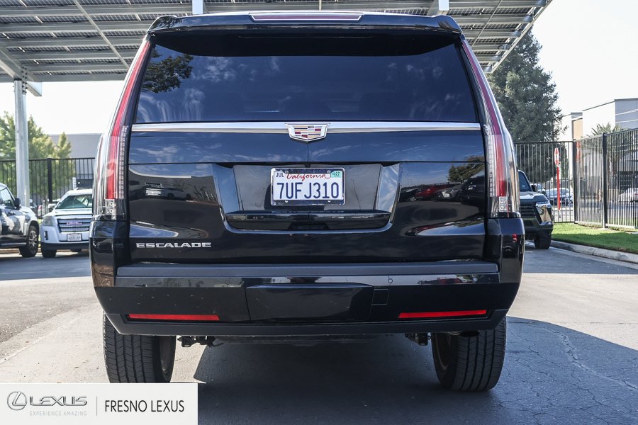 Used 2016 Cadillac Escalade Luxury RWD image 5