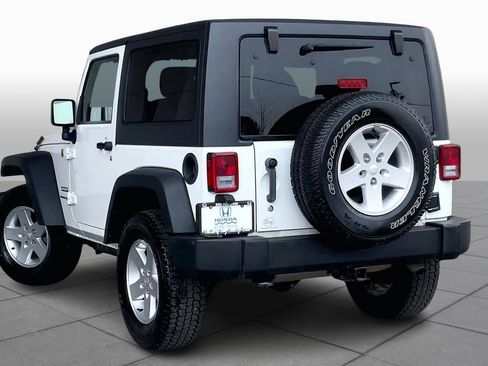 Used 2018 Jeep Wrangler Sport image 11