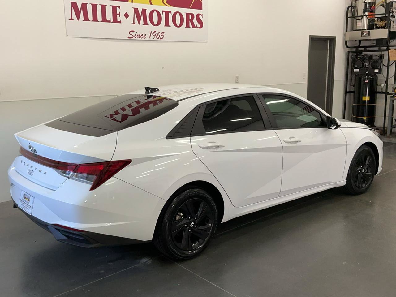 Used 2021 Hyundai Elantra SEL FWD image 7