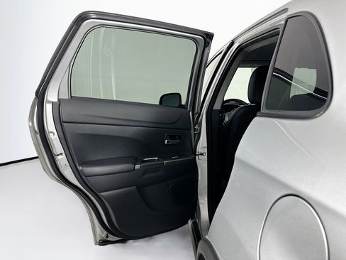 Used 2025 Mitsubishi Outlander Sport SE image 25