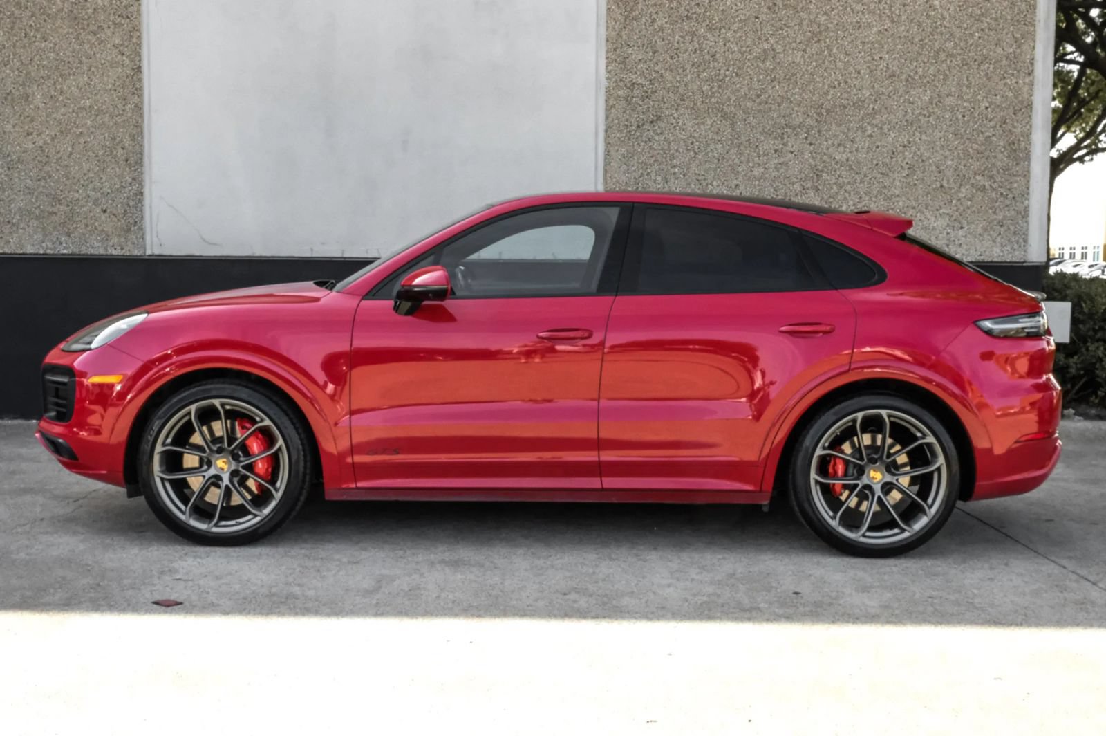 Used 2022 Porsche Cayenne GTS AWD/4WD image 9