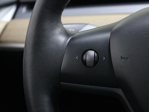 Used 2021 Tesla Model 3 Standard Range Plus RWD image 8