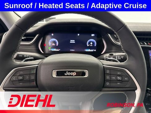 Used 2023 Jeep Grand Cherokee Laredo X AWD/4WD image 22