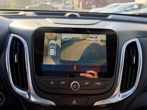 Used 2018 Chevrolet Equinox Premier AWD/4WD image 16