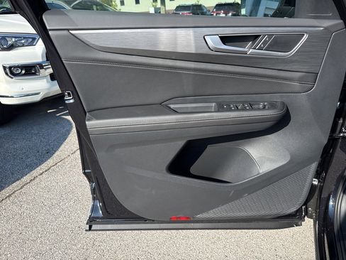 New 2026 Volkswagen Atlas Cross Sport SE image 21